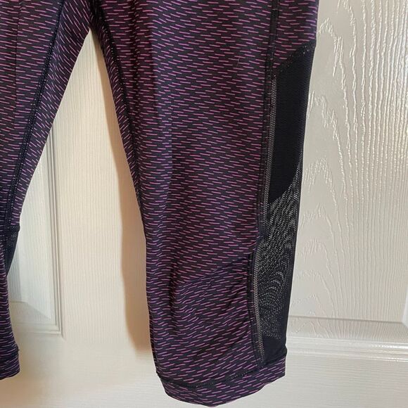 Lululemon Size 8 Gear Up Crop Athletic Leggings Purple Black - Picture 4 of 9